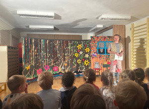 Teatrzyk "Pan Kalafiorek i wyprawa do Afryki"