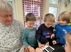 Warsztaty improwizacji „Opowiedz mi bajkę” w naszym Przedszkolu